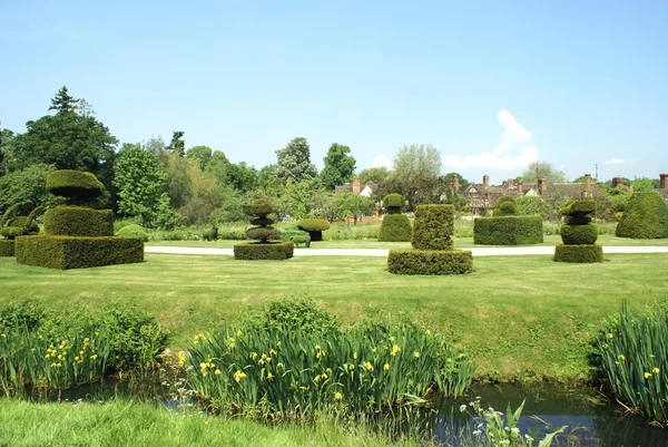 Riverside sahne. Bahçe, Hever Kalesi Bahçe, Kent, İngiltere — Stok fotoğraf