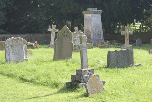 Grabsteine auf einem Friedhof. Friedhof. — Stockfoto