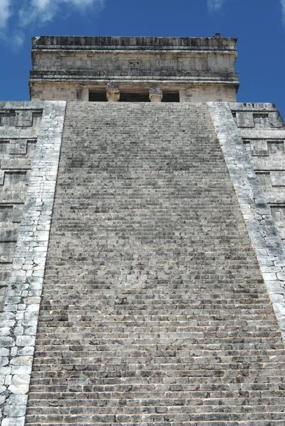 Passos. Fachada. exterior. El Castillo, Chichen Itza, México — Fotografia de Stock