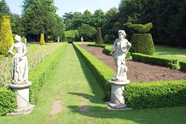 Statues in a garrden — Stock Fotó