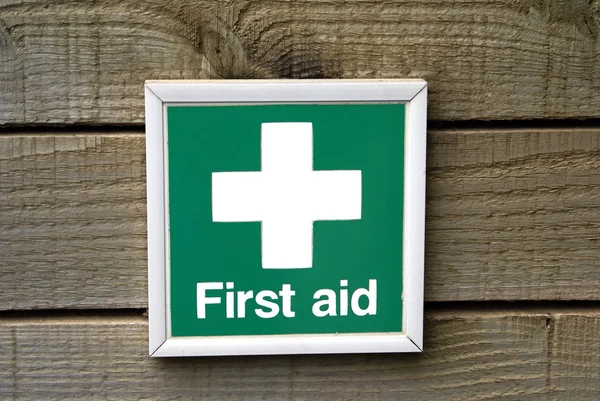 Znak. pierwszej pomocy. pierwszej pomocy znak — Zdjęcie stockowe
