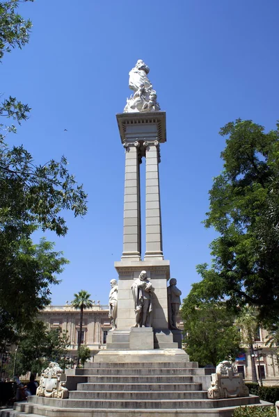 Cristoforo Colombo monumento, Calle Joaquínín Romero Murube, Siviglia, Spagna — Foto Stock