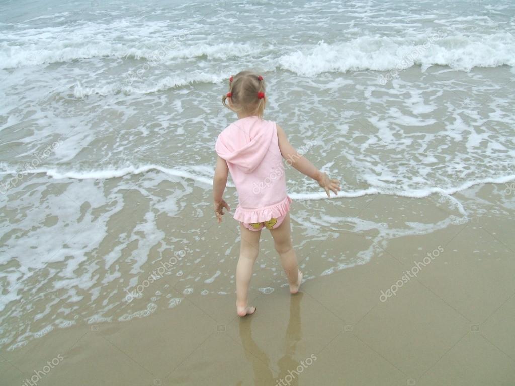 Latina Naked Beach - Little girls beach Stock Photos, Royalty Free Little girls beach Images |  Depositphotos