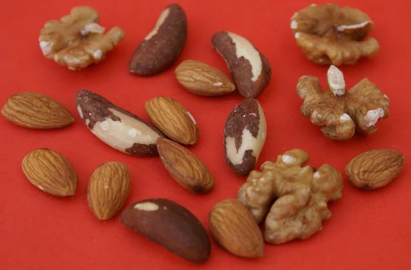 Valnöt, mandel och Brazil nut. nötter. — Stockfoto