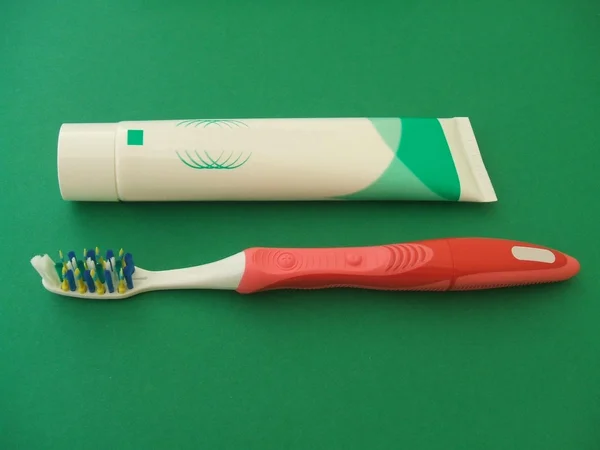 Toothpaste and toothbrush — Stock Photo, Image