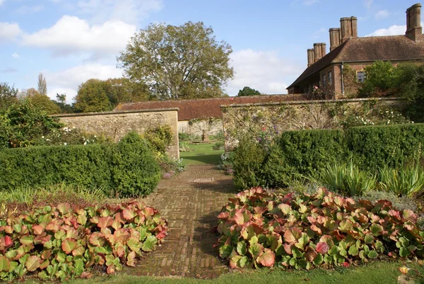 Garden pathway — Stock Photo, Image