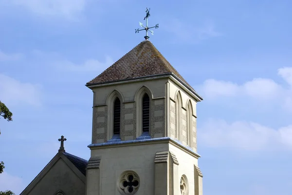 Klocktorn i en kyrka — Stockfoto