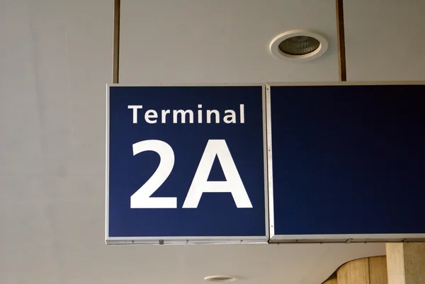 Термінал підпису аеропорту. термінал аеропорту — стокове фото