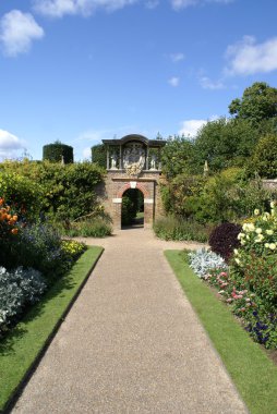 Yolu. kemer heykelleri ile