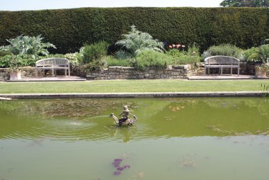 Çeşme bir Bahçe, Hever Kalesi, Kent, İngiltere