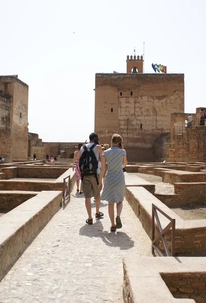 Tourism in Alcazaba, Alhambra, Granada, Andalusia, Spain — Stock Photo, Image
