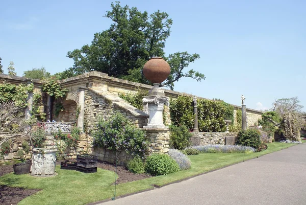 Hever castle garden, Kent, Inglaterra —  Fotos de Stock