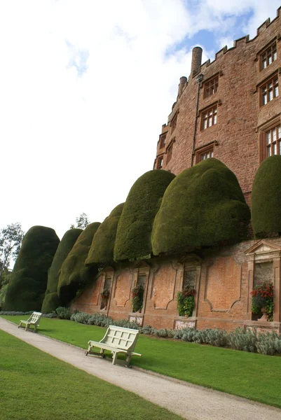 Kortrijk kasteeltuin, Welshpool, Wales, Engeland — Stockfoto