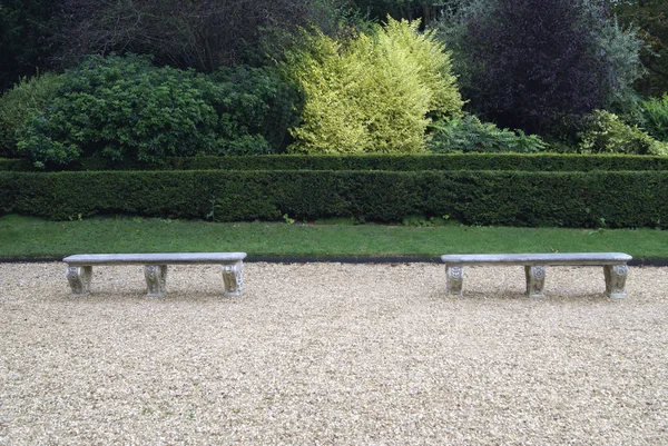 Sculptured seats in a garden — Stock Photo, Image