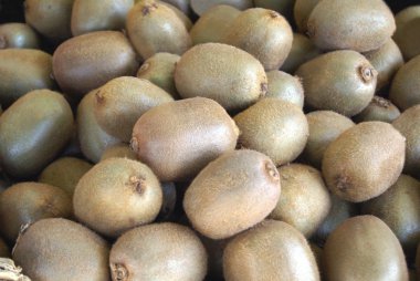 Kivi. Çince bektaşi üzümü. kivi