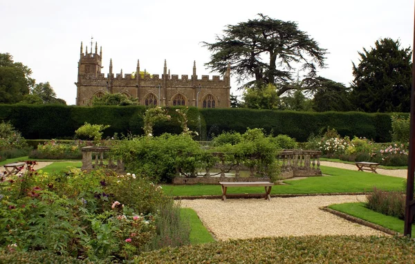 Sudeley Castle garden, Winchcombe, England — Stockfoto