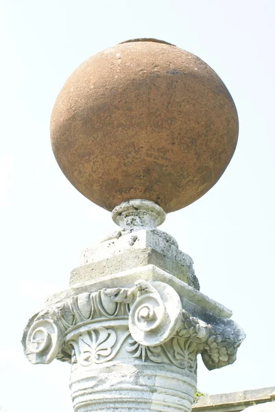 Skulptur i Hever castle garden, Kent, England — Stockfoto