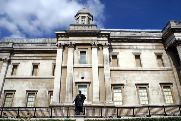 Fassade der Nationalgalerie in London, England — Stockfoto
