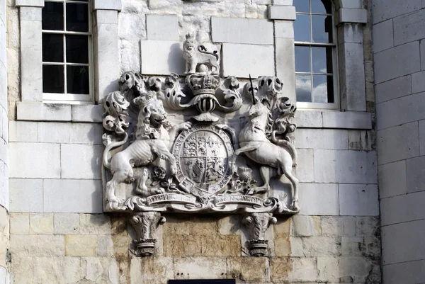 Britse wapenschild, Tower of London, Londen, Engeland — Stockfoto