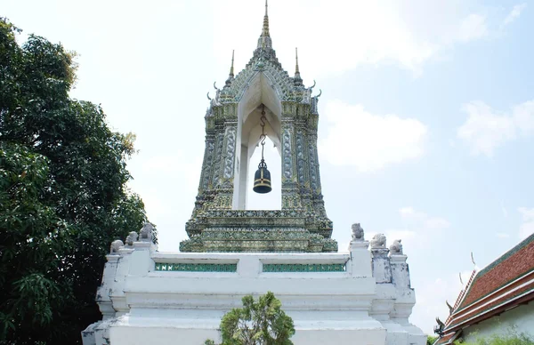 Bell tower, Wat Phra Kaew, The Grand Palace, Bangkok, Tailândia, Ásia — Fotografia de Stock