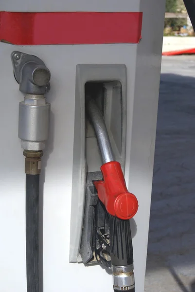 Fuel dispenser. bränsle munstycke. Bensinstation. bensin slang. tanka slang. bensinpump — Stockfoto