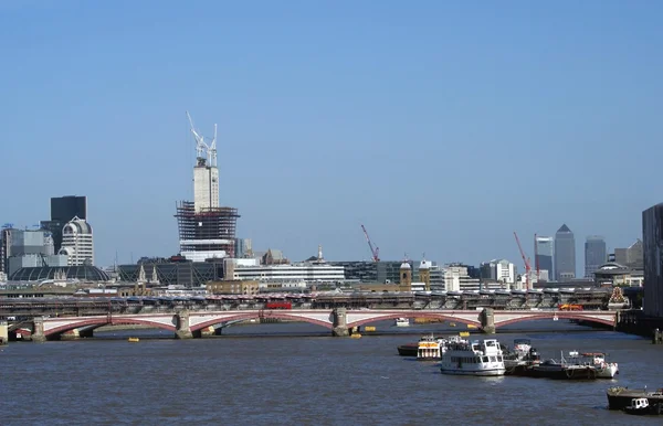 Blackfriars Bridge sobre el río Támesis en Londres, Inglaterra —  Fotos de Stock