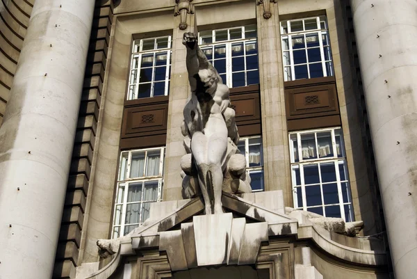 Esculturas del London County Hall (LCH) en Lambeth, Londres, Inglaterra —  Fotos de Stock