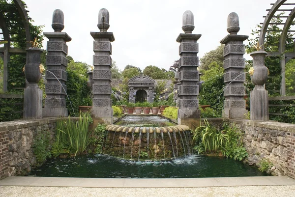 Arundel Castle fountain in Arundel, West Sussex, England — Stock Photo, Image