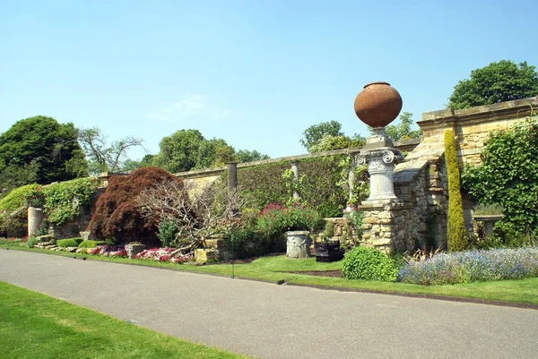 Jardim do castelo de Hever em Hever, Edenbridge, Kent, Inglaterra — Fotografia de Stock