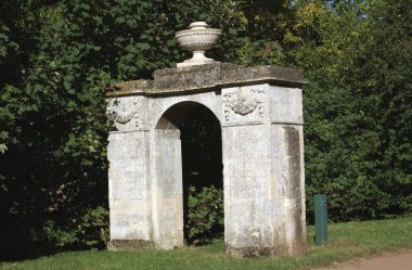 Ağ Geçidi bir vazo ile