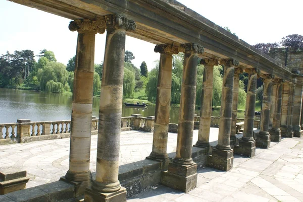Hever Castle colonnade in England — Stock Photo, Image