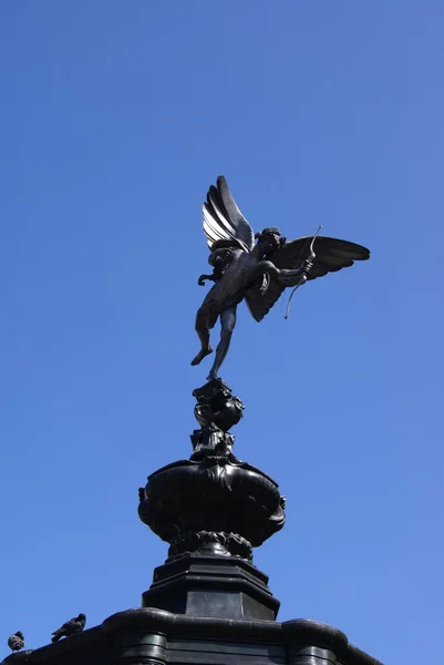 Eros sculpture of The Shaftesbury Memorial Fountain in Piccadilly Circus, London, England — Stok fotoğraf