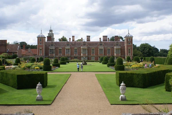 Architecture and formal garden — Stok fotoğraf