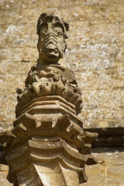 Elizabeth çirkin yaratık