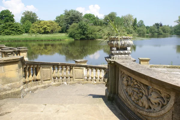 Hever Castle patio in Hever, Edenbridge, Kent, England, Europe — Stock Photo, Image