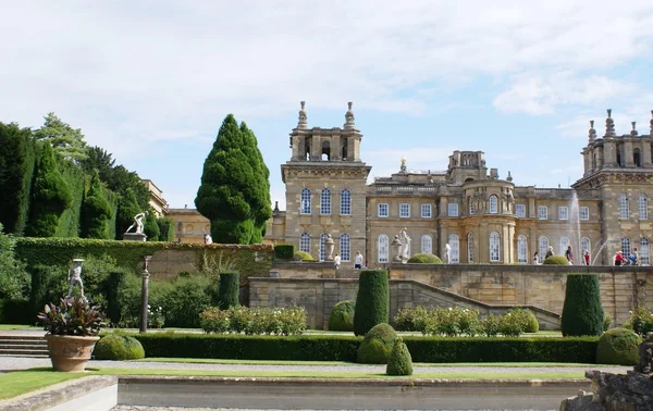 Blenheim Palace garden in Woodstock, Oxfordshire, England, Europe — Stock Photo, Image