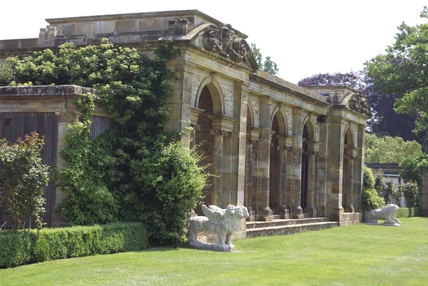 Hever Castle garden en Hever, Edenbridge, Kent, Inglaterra, Europa —  Fotos de Stock