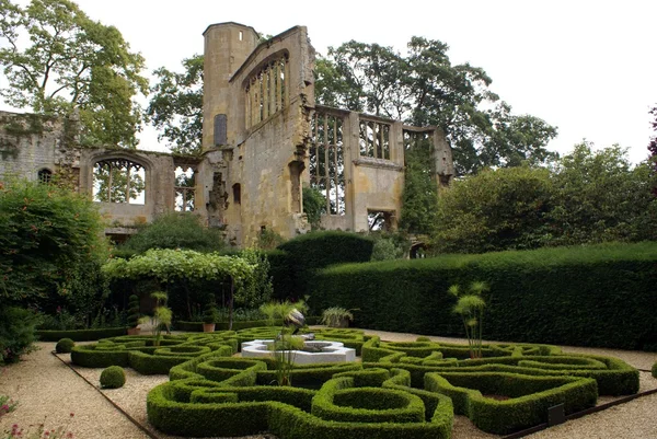 Sudeley castle garden in winchcombe, cheltenham, gloucestershire, england, europa — Stockfoto