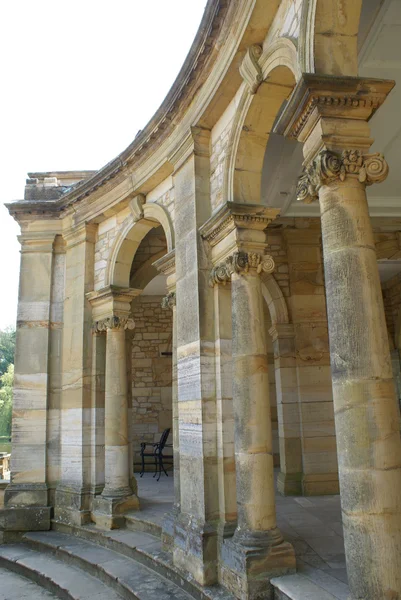 Colonnade, Hever kastély kert Hever, Edenbridge Kent, Anglia, Európa — Stock Fotó