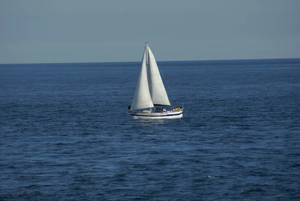 Плаваючий човен — стокове фото