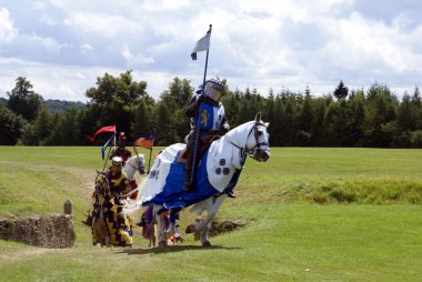 ata binerek mızrak dövüşü şövalyeler Knights