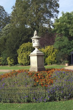 sculptured urn. sculptured vase. garden ornament
