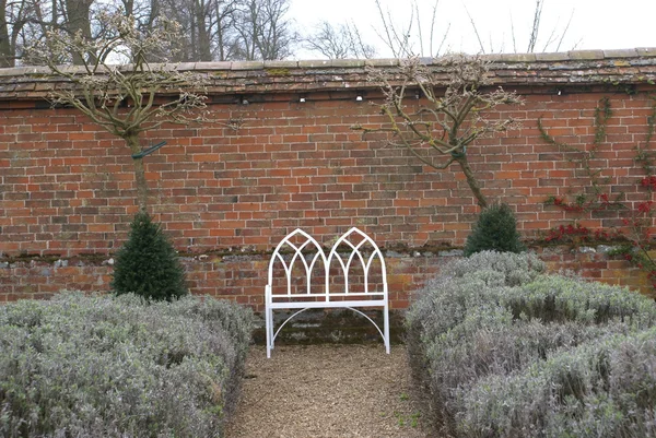 Zetel in een tuin — Stockfoto