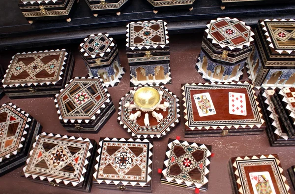 Ornaments of rinket boxes at a market in Alhambra, Granada, Spain — Stock Photo, Image