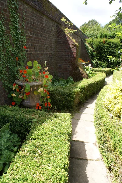 Garden path — Stock Photo, Image