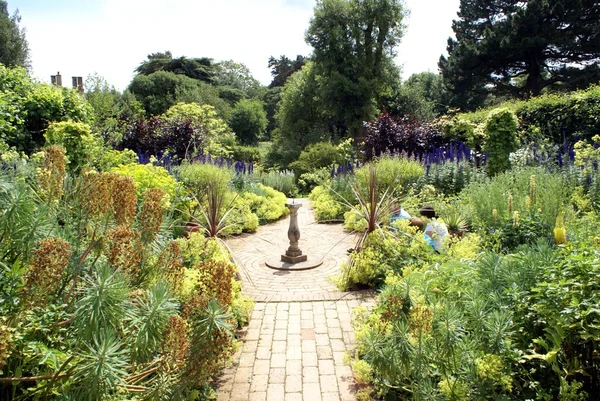 Sunken garden with a sundial — Stock Photo, Image