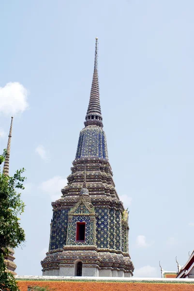 Stoepa van Wat Pho. De tempel van de liggende Boeddha in Bangkok, Asia — Stockfoto