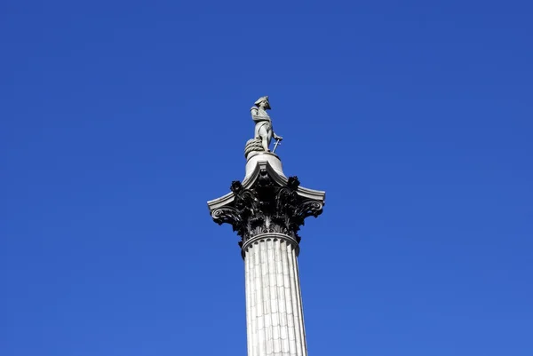 Στήλη του Νέλσον, πλατεία Τραφάλγκαρ, στο Λονδίνο, Αγγλία — Φωτογραφία Αρχείου