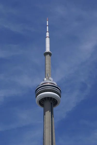 CN Tower ในดาวน์ทาวน์ โตรอนโต ออนตาริโอ แคนาดา — ภาพถ่ายสต็อก