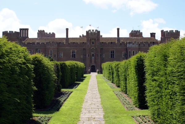 Herstmonceux Castle garden in Engeland — Stockfoto